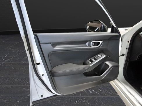 Used 2025 Honda Civic Sport image 8