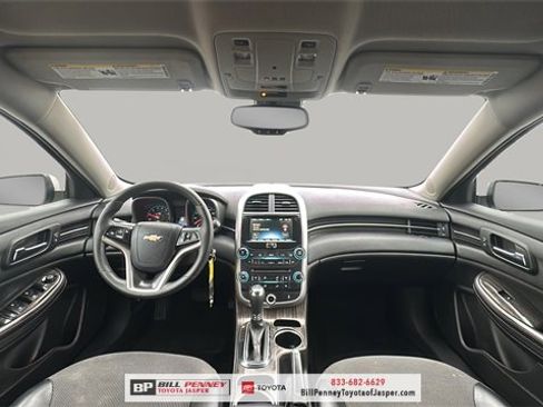 Used 2015 Chevrolet Malibu LT w/ Power Convenience Package image 10