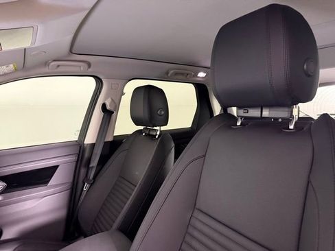 Used 2025 Land Rover Discovery Sport S image 17