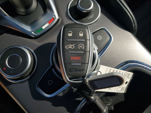 Used 2020 Alfa Romeo Giulia Ti Sport image 30