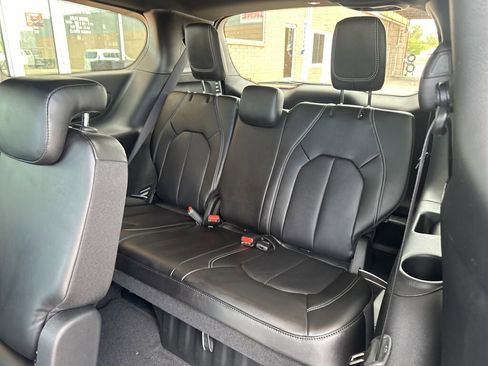 New 2026 Chrysler Pacifica Select image 10