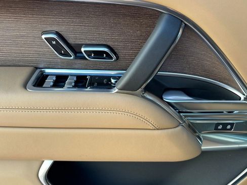 New 2026 Land Rover Range Rover Long Wheelbase SE image 12