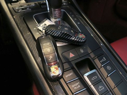 Used 2015 Porsche 911 Turbo S image 23