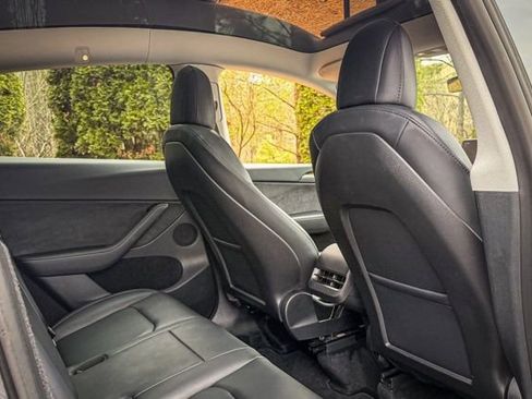 Used 2023 Tesla Model Y Performance image 40