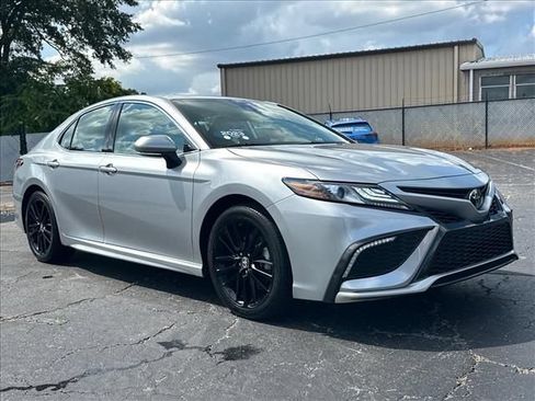 Used 2023 Toyota Camry XSE FWD image 2