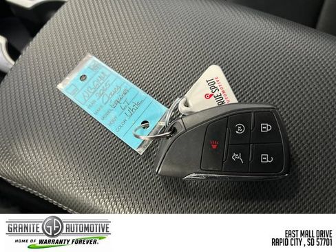 Used 2025 Chevrolet Equinox LT w/ Convenience Package II FWD image 24