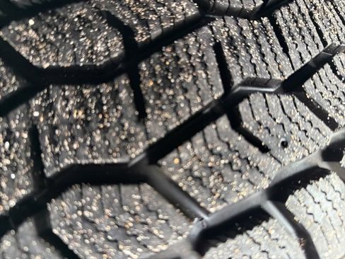 Used 2003 Chevrolet Avalanche 4x4 w/ Suspension Package, Off-Road image 6