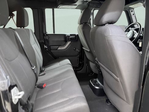 Used 2018 Jeep Wrangler Unlimited Sport w/ Connectivity Group image 15