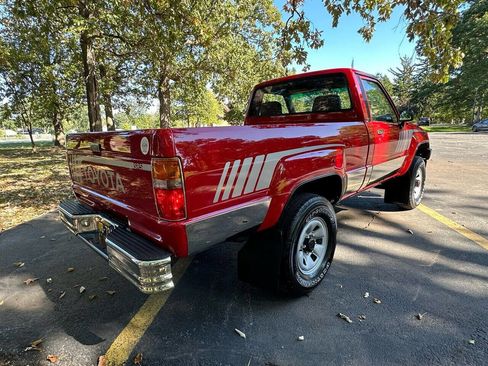 Used 1988 Toyota Pickup 4x4 Regular Cab image 6