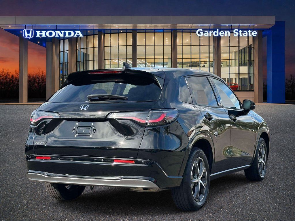 Certified 2024 Honda HR-V EX-L image 3