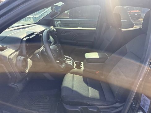 Used 2025 Chevrolet Colorado Trail Boss AWD/4WD image 15