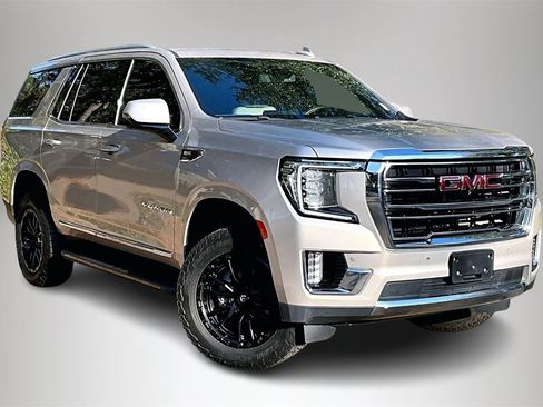 Used 2021 GMC Yukon SLT w/ SLT Luxury Plus Package image 2