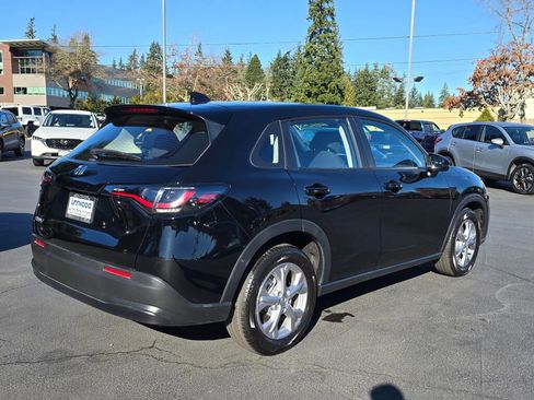 Certified 2025 Honda HR-V LX image 17