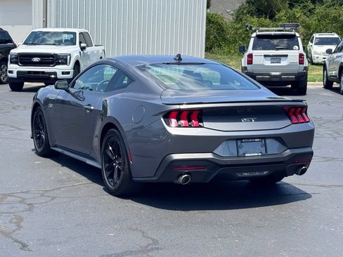 Used 2025 Ford Mustang GT RWD image 15