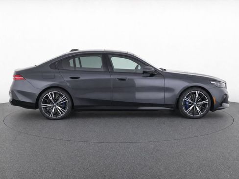 Used 2025 BMW 530i w/ M Sport Package RWD image 2