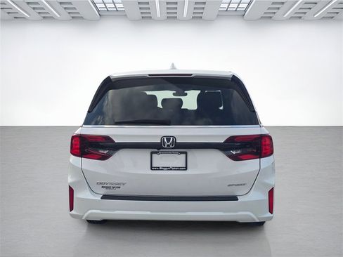 Used 2025 Honda Odyssey Sport-L image 6