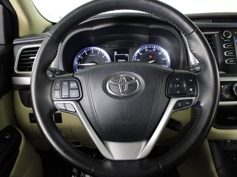 Used 2017 Toyota Highlander XLE FWD image 27