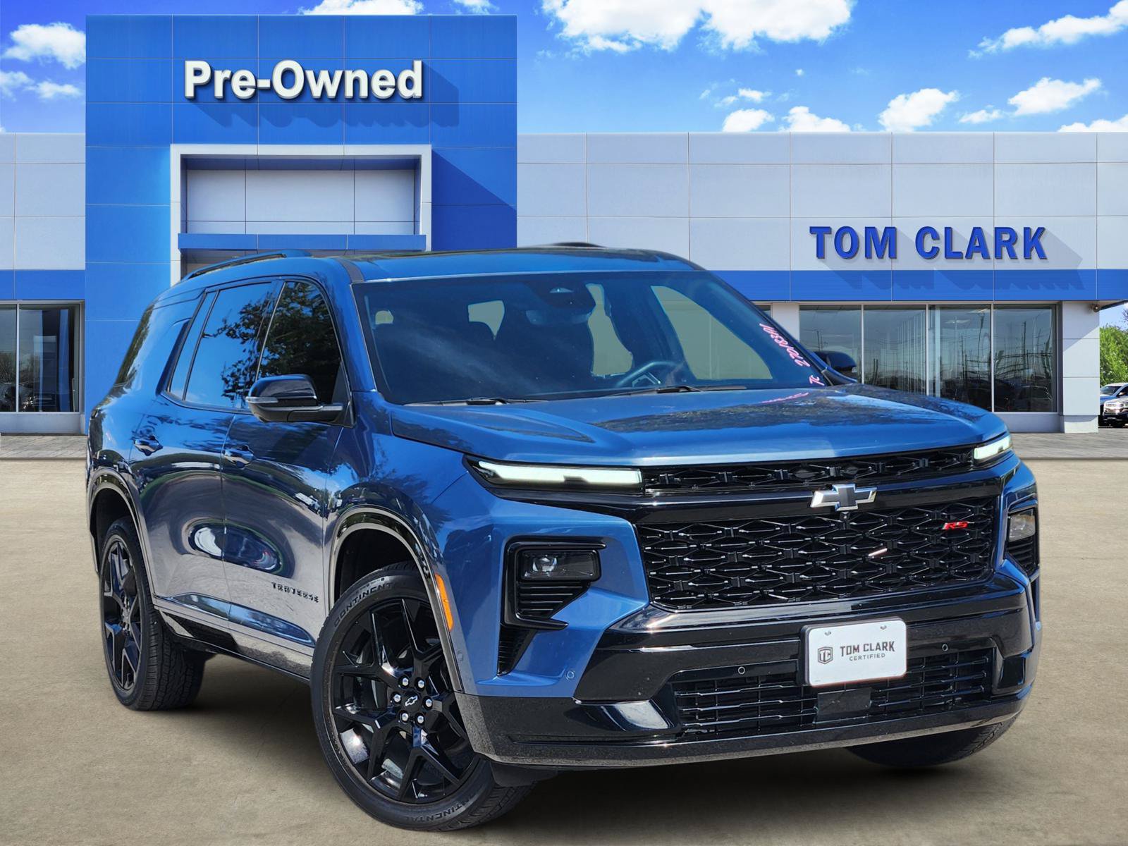 Used 2024 Chevrolet Traverse RS FWD image 1
