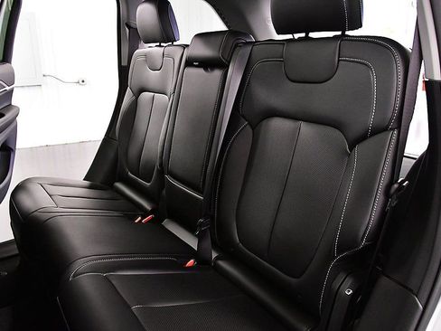 Used 2023 Jeep Grand Cherokee 4WD 4xe w/ Luxury Tech Group II image 27