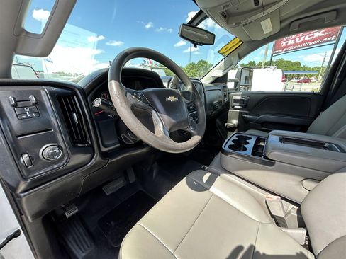 Used 2018 Chevrolet Silverado 2500 W/T RWD image 5