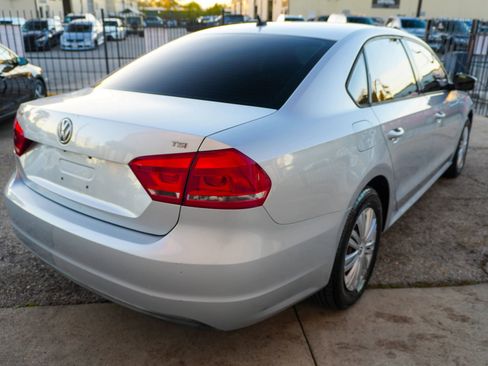 Used 2014 Volkswagen Passat 1.8T S image 7