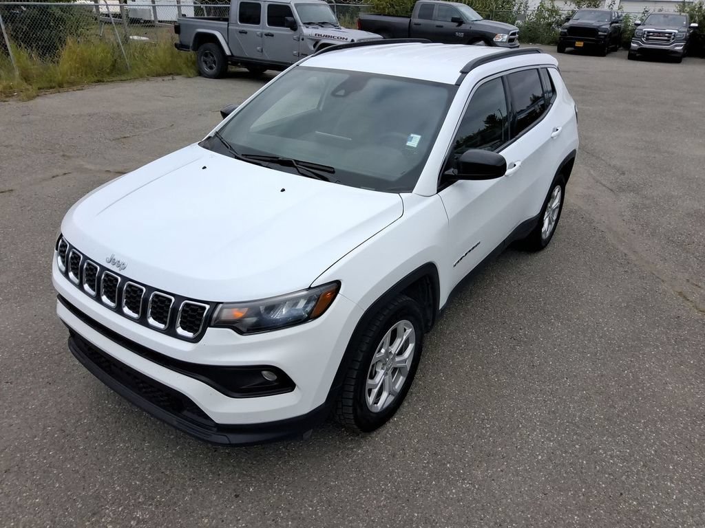 Certified 2024 Jeep Compass Latitude AWD/4WD image 1