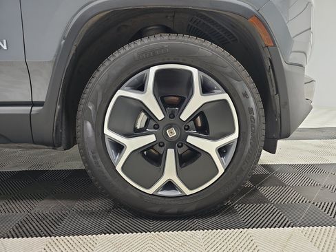 Used 2024 Rivian R1T Adventure AWD/4WD image 11
