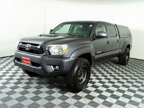 Used 2014 Toyota Tacoma 4x4 Double Cab w/ TRD Sport Package image 3