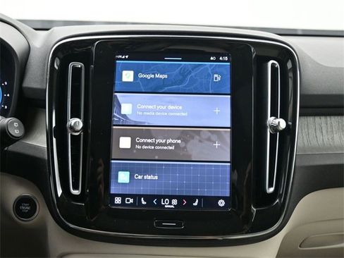 Used 2024 Volvo XC40 B5 Plus image 13