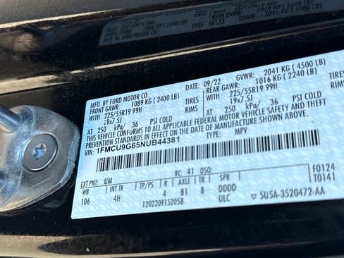 Certified 2022 Ford Escape SE w/ SE Sport Appearance Package image 19