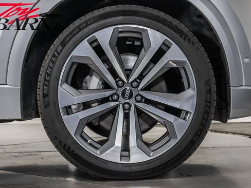 Used 2022 Audi Q8 Premium Plus image 17