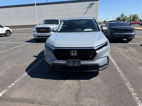 Used 2023 Honda CR-V EX image 2