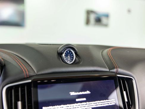 Used 2021 Maserati Ghibli RWD image 27