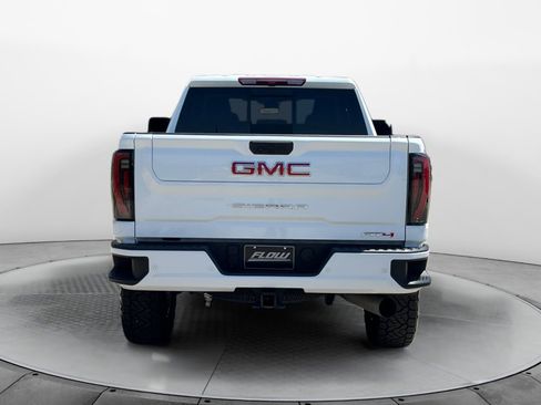 Used 2024 GMC Sierra 2500 AT4 w/ AT4 Preferred Package AWD/4WD image 6