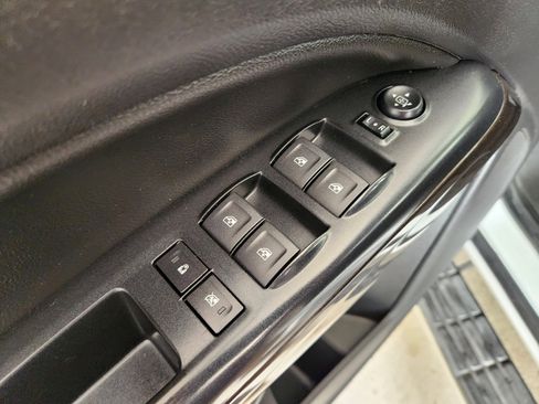 Certified 2018 GMC Canyon SLT w/ Driver Alert Package image 23