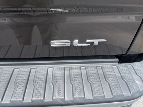 Used 2021 GMC Sierra 1500 SLT w/ X31 Off-Road Package AWD/4WD image 11