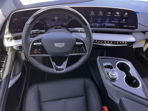 New 2026 Cadillac Optiq Luxury 1 image 10