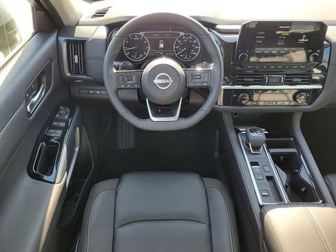 New 2025 Nissan Pathfinder SL image 26