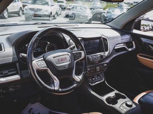 Used 2018 GMC Terrain SLT w/ Preferred Package AWD/4WD image 2