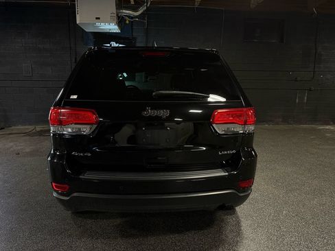 Used 2019 Jeep Grand Cherokee Laredo w/ 18" Wheel & 8.4" Radio Group AWD/4WD image 6