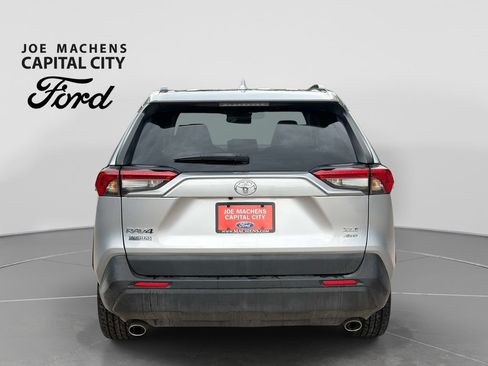 Used 2022 Toyota RAV4 XLE Premium AWD/4WD image 6
