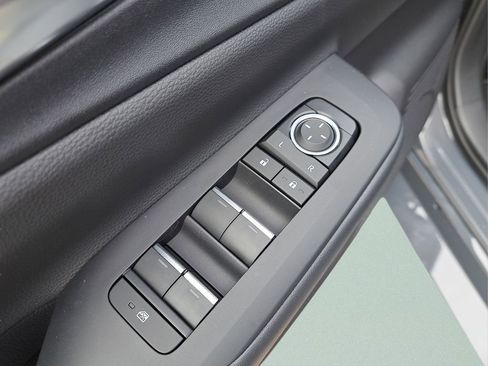 New 2026 Toyota Prius Plug-In Hybrid FWD image 16