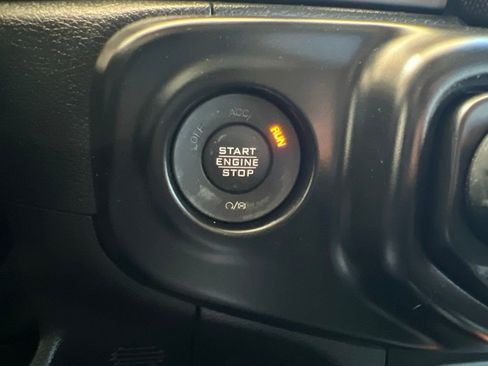 Used 2022 Jeep Gladiator Sport AWD/4WD image 38