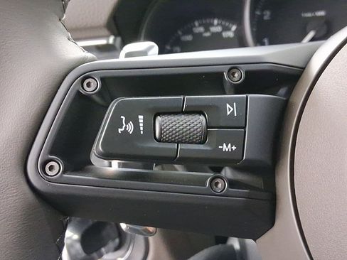 New 2026 Porsche Macan image 16