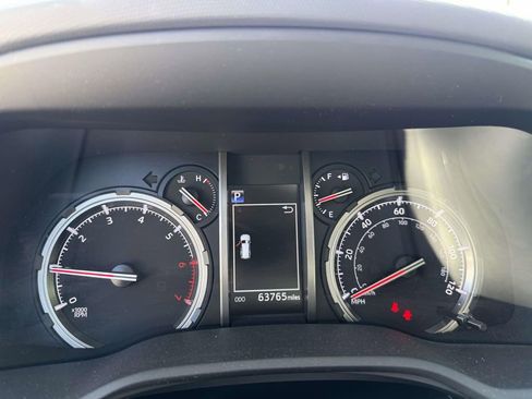 Used 2021 Toyota 4Runner Venture w/ Moonroof Package image 14