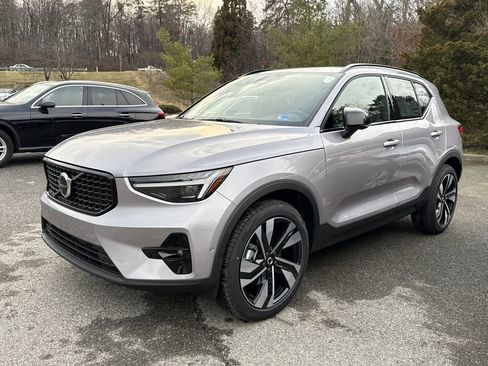 New 2026 Volvo XC40 B5 Ultra w/ Protection Package Premier image 2