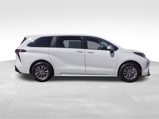 Certified 2025 Toyota Sienna LE video 2