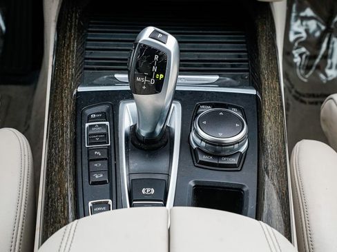 Used 2016 BMW X5 xDrive40e image 17