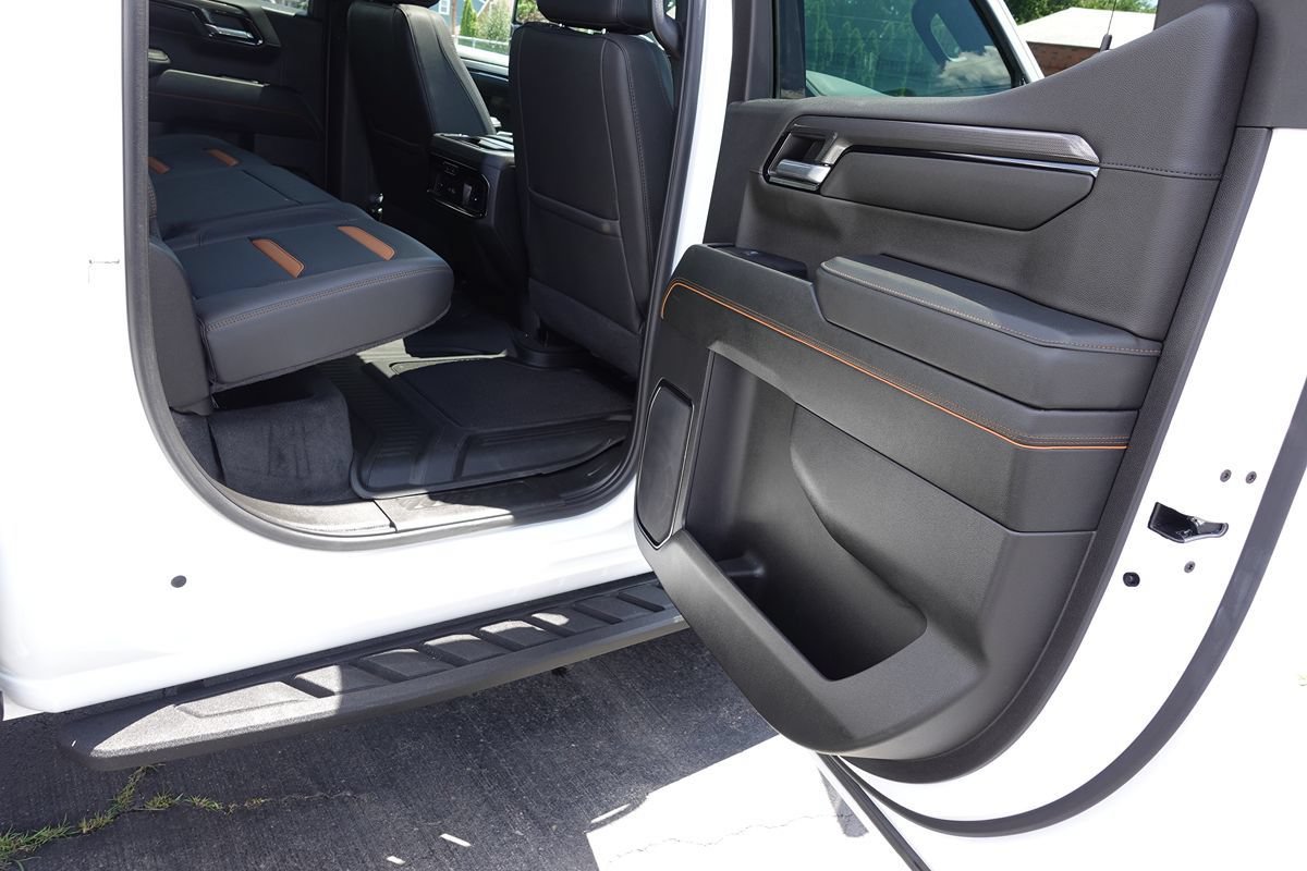 Used 2024 GMC Sierra 1500 AT4 w/ Technology Package AWD/4WD image 34