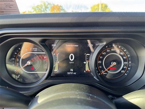 Used 2024 Jeep Wrangler Unlimited Rubicon w/ Convenience Group image 14